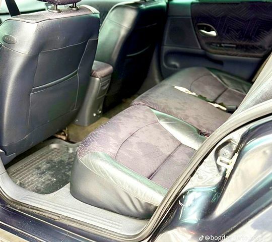 Серый Рено Лагуна, объемом двигателя 2 л и пробегом 230 тыс. км за 3500 $, фото 5 на Automoto.ua
