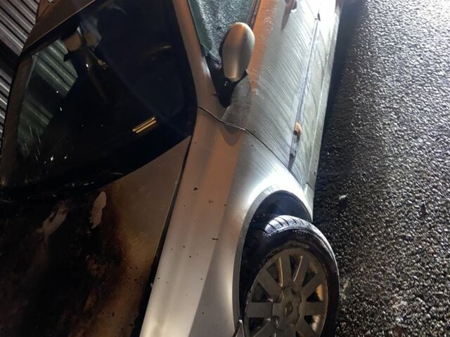 Серый Рено Лагуна, объемом двигателя 1.9 л и пробегом 20 тыс. км за 1500 $, фото 2 на Automoto.ua