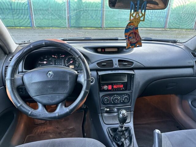 Серый Рено Лагуна, объемом двигателя 1.9 л и пробегом 420 тыс. км за 2650 $, фото 4 на Automoto.ua