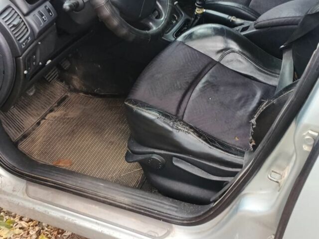 Серый Рено Лагуна, объемом двигателя 2.2 л и пробегом 310 тыс. км за 1400 $, фото 3 на Automoto.ua