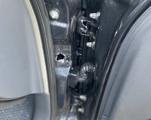 Серый Рено Лагуна, объемом двигателя 1.87 л и пробегом 401 тыс. км за 3200 $, фото 2 на Automoto.ua