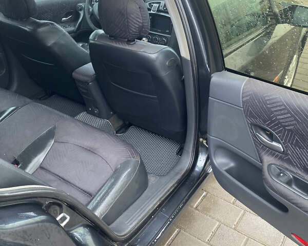 Серый Рено Лагуна, объемом двигателя 1.87 л и пробегом 401 тыс. км за 3200 $, фото 7 на Automoto.ua