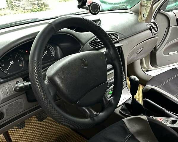 Рено Лагуна 2002 в Стрые на Automoto.ua Серый Рено Лагуна, объемом двигателя 1.78 л и пробегом 311 тыс. км за 2500 $, фото 4 на Automoto.ua