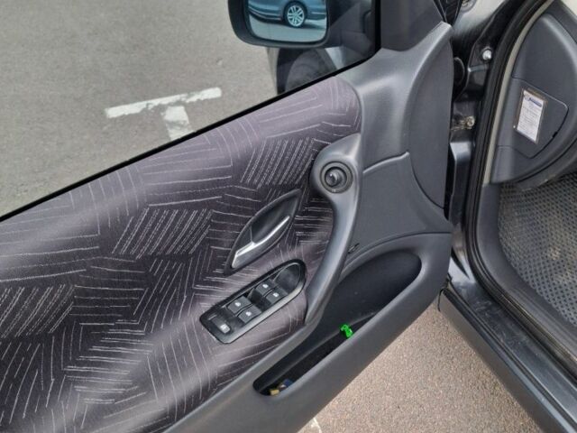 Серый Рено Лагуна, объемом двигателя 2 л и пробегом 290 тыс. км за 2950 $, фото 5 на Automoto.ua