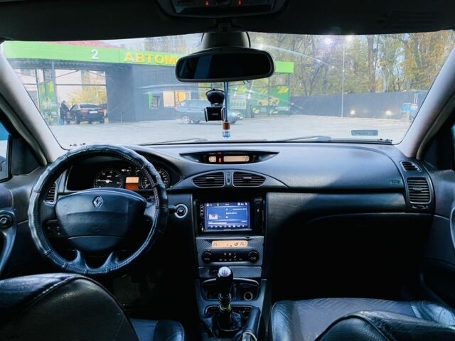 Серый Рено Лагуна, объемом двигателя 2.2 л и пробегом 300 тыс. км за 1450 $, фото 6 на Automoto.ua