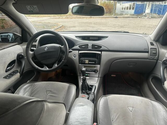 Сірий Рено Лагуна, об'ємом двигуна 1.8 л та пробігом 200 тис. км за 1300 $, фото 3 на Automoto.ua