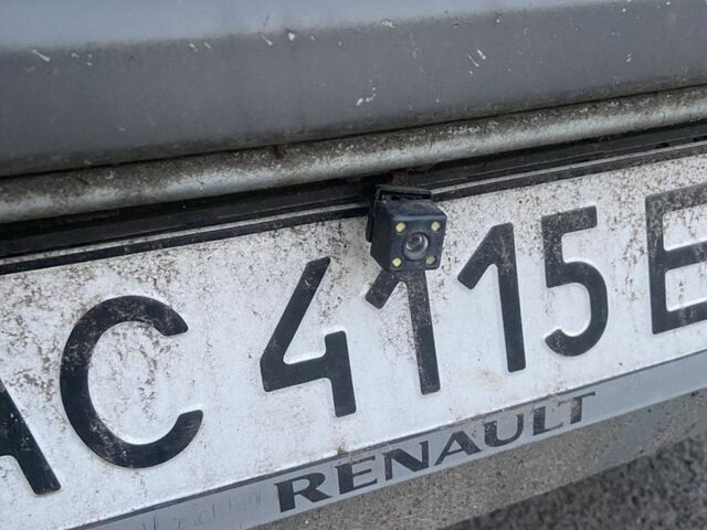 Серый Рено Лагуна, объемом двигателя 2 л и пробегом 300 тыс. км за 1900 $, фото 5 на Automoto.ua