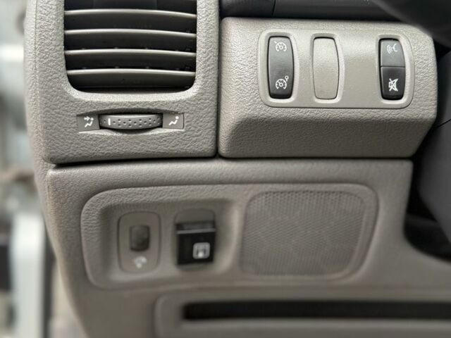 Серый Рено Лагуна, объемом двигателя 1.8 л и пробегом 191 тыс. км за 3350 $, фото 18 на Automoto.ua