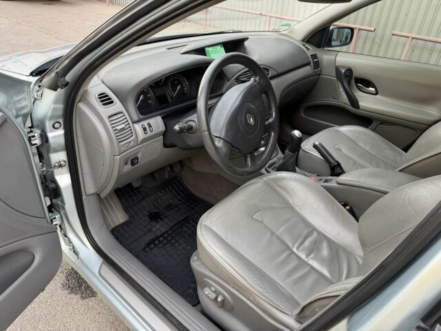 Сірий Рено Лагуна, об'ємом двигуна 1.8 л та пробігом 304 тис. км за 4200 $, фото 9 на Automoto.ua