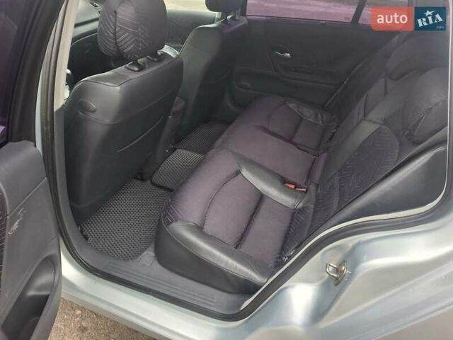 Серый Рено Лагуна, объемом двигателя 2 л и пробегом 186 тыс. км за 4200 $, фото 2 на Automoto.ua