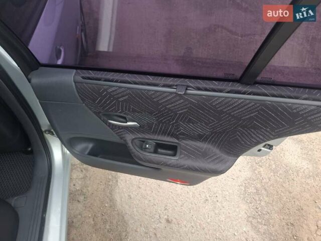 Серый Рено Лагуна, объемом двигателя 2 л и пробегом 186 тыс. км за 4200 $, фото 6 на Automoto.ua