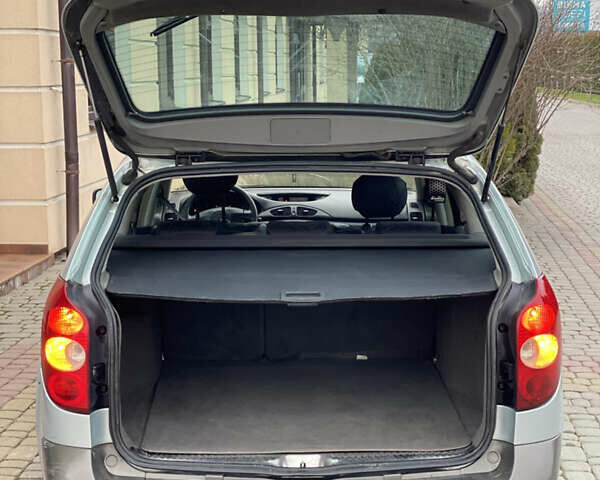 Серый Рено Лагуна, объемом двигателя 1.9 л и пробегом 254 тыс. км за 3450 $, фото 41 на Automoto.ua