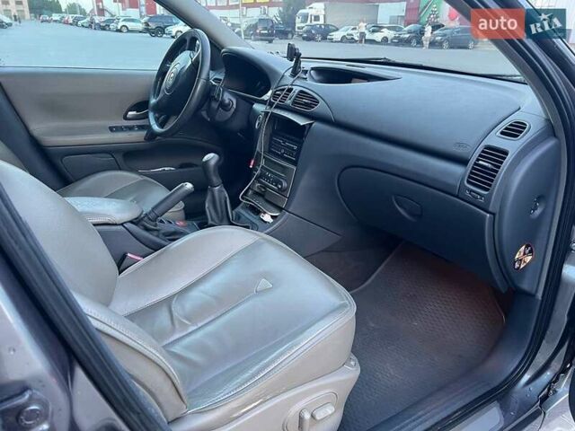 Серый Рено Лагуна, объемом двигателя 2 л и пробегом 230 тыс. км за 4600 $, фото 5 на Automoto.ua