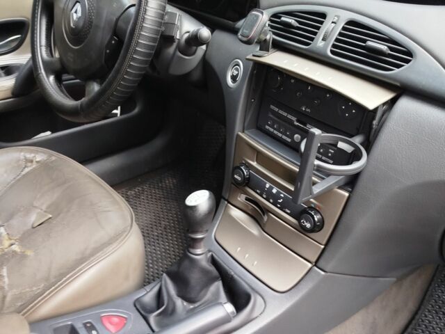 Серый Рено Лагуна, объемом двигателя 2 л и пробегом 350 тыс. км за 3399 $, фото 3 на Automoto.ua