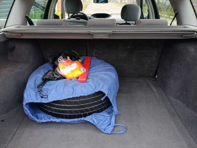 Серый Рено Лагуна, объемом двигателя 2 л и пробегом 334 тыс. км за 3750 $, фото 17 на Automoto.ua