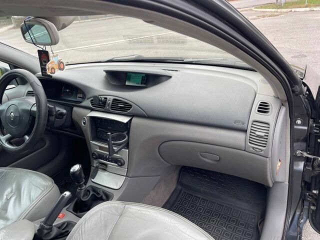 Серый Рено Лагуна, объемом двигателя 2.2 л и пробегом 188 тыс. км за 3500 $, фото 5 на Automoto.ua