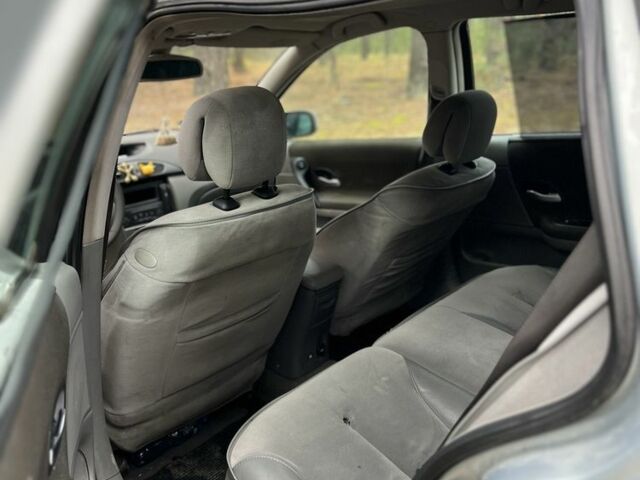 Серый Рено Лагуна, объемом двигателя 1.8 л и пробегом 360 тыс. км за 1500 $, фото 7 на Automoto.ua