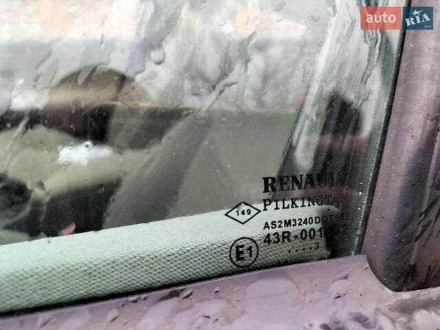 Серый Рено Лагуна, объемом двигателя 1.8 л и пробегом 277 тыс. км за 4200 $, фото 13 на Automoto.ua