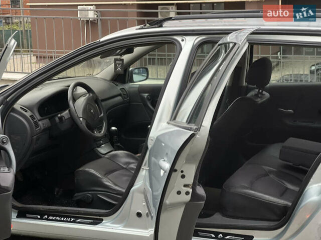 Серый Рено Лагуна, объемом двигателя 1.9 л и пробегом 250 тыс. км за 3200 $, фото 19 на Automoto.ua