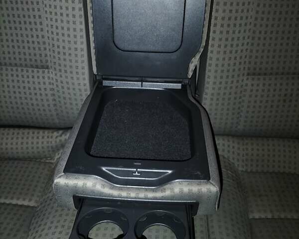 Серый Рено Лагуна, объемом двигателя 1.8 л и пробегом 277 тыс. км за 4200 $, фото 7 на Automoto.ua