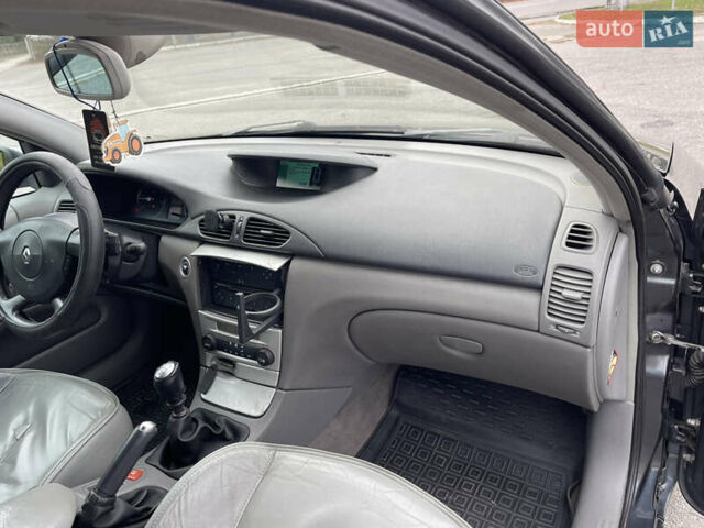 Серый Рено Лагуна, объемом двигателя 2.19 л и пробегом 200 тыс. км за 3500 $, фото 9 на Automoto.ua