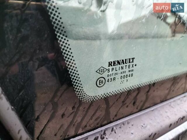 Серый Рено Лагуна, объемом двигателя 1.8 л и пробегом 277 тыс. км за 4200 $, фото 15 на Automoto.ua