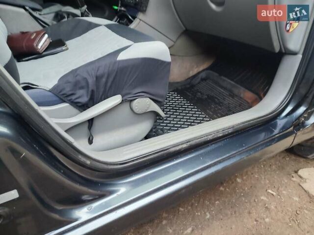Серый Рено Лагуна, объемом двигателя 1.87 л и пробегом 267 тыс. км за 3200 $, фото 7 на Automoto.ua