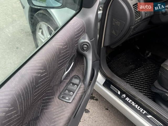Серый Рено Лагуна, объемом двигателя 1.9 л и пробегом 250 тыс. км за 3200 $, фото 21 на Automoto.ua