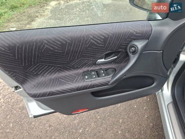 Серый Рено Лагуна, объемом двигателя 2 л и пробегом 186 тыс. км за 4200 $, фото 1 на Automoto.ua