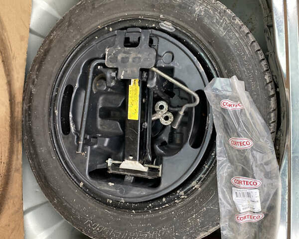 Серый Рено Лагуна, объемом двигателя 1.9 л и пробегом 254 тыс. км за 3450 $, фото 44 на Automoto.ua