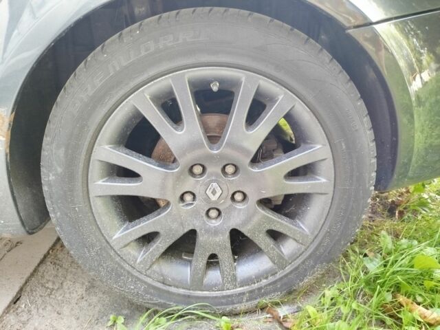 Сірий Рено Лагуна, об'ємом двигуна 2 л та пробігом 350 тис. км за 3499 $, фото 4 на Automoto.ua