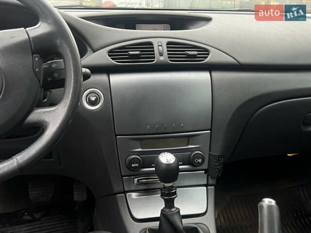 Серый Рено Лагуна, объемом двигателя 1.9 л и пробегом 250 тыс. км за 3200 $, фото 23 на Automoto.ua