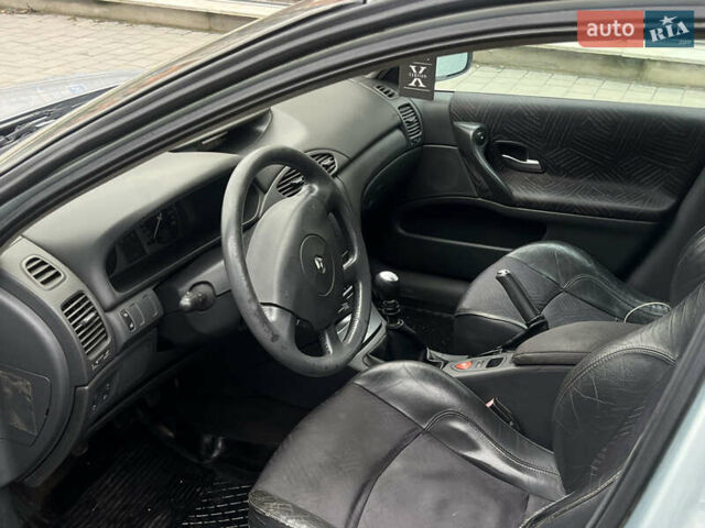 Серый Рено Лагуна, объемом двигателя 1.9 л и пробегом 250 тыс. км за 3200 $, фото 20 на Automoto.ua
