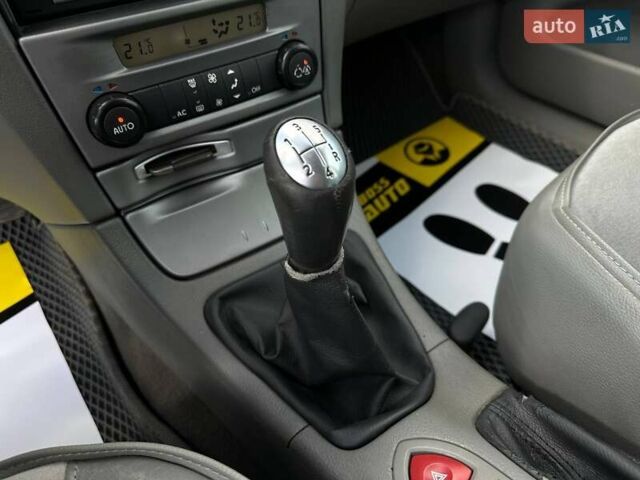 Серый Рено Лагуна, объемом двигателя 2 л и пробегом 159 тыс. км за 4900 $, фото 15 на Automoto.ua