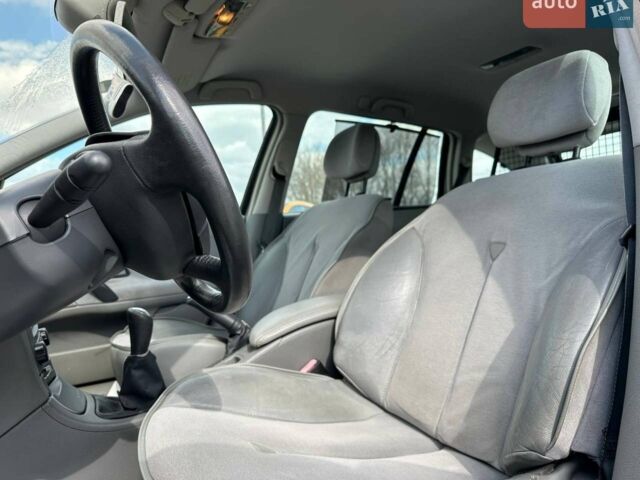 Серый Рено Лагуна, объемом двигателя 2 л и пробегом 159 тыс. км за 4600 $, фото 8 на Automoto.ua