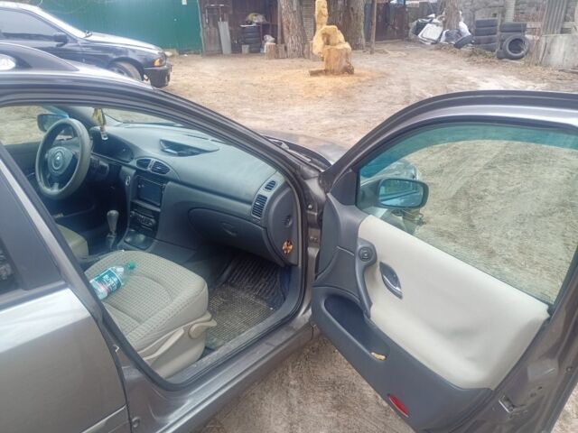 Серый Рено Лагуна, объемом двигателя 1.9 л и пробегом 200 тыс. км за 2450 $, фото 8 на Automoto.ua