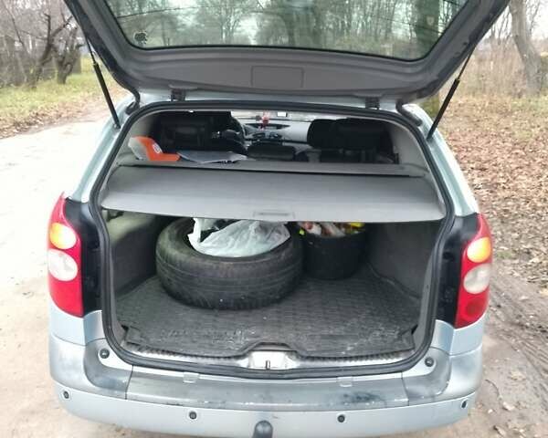 Серый Рено Лагуна, объемом двигателя 2 л и пробегом 281 тыс. км за 3900 $, фото 1 на Automoto.ua