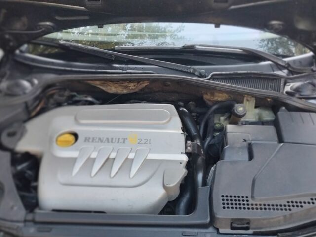 Сірий Рено Лагуна, об'ємом двигуна 2.2 л та пробігом 286 тис. км за 4700 $, фото 21 на Automoto.ua