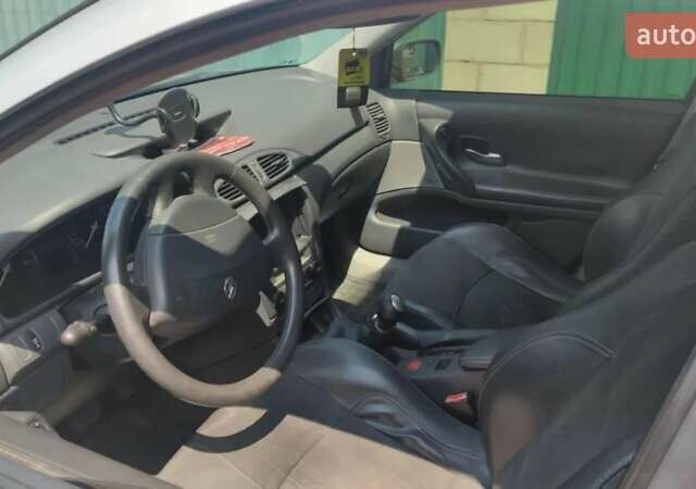 Сірий Рено Лагуна, об'ємом двигуна 1.9 л та пробігом 320 тис. км за 3800 $, фото 5 на Automoto.ua