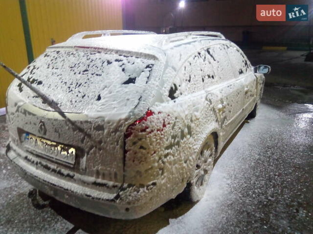 Рено Лагуна 2004 в Киеве на Automoto.ua Серый Рено Лагуна, объемом двигателя 2 л и пробегом 375 тыс. км за 3000 $, фото 3 на Automoto.ua