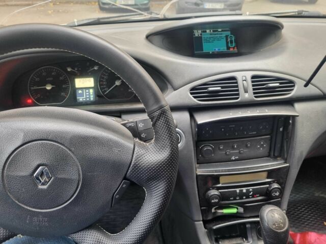 Серый Рено Лагуна, объемом двигателя 2 л и пробегом 375 тыс. км за 2999 $, фото 6 на Automoto.ua