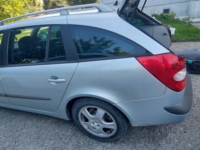 Серый Рено Лагуна, объемом двигателя 2 л и пробегом 370 тыс. км за 3800 $, фото 3 на Automoto.ua