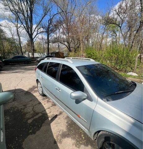 Серый Рено Лагуна, объемом двигателя 1.9 л и пробегом 200 тыс. км за 1500 $, фото 3 на Automoto.ua