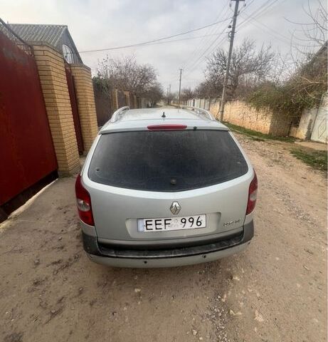 Серый Рено Лагуна, объемом двигателя 1.9 л и пробегом 200 тыс. км за 1500 $, фото 2 на Automoto.ua