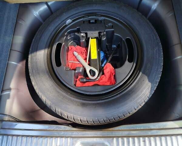 Серый Рено Лагуна, объемом двигателя 2.2 л и пробегом 301 тыс. км за 4800 $, фото 22 на Automoto.ua