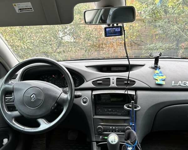 Серый Рено Лагуна, объемом двигателя 2 л и пробегом 206 тыс. км за 5200 $, фото 8 на Automoto.ua