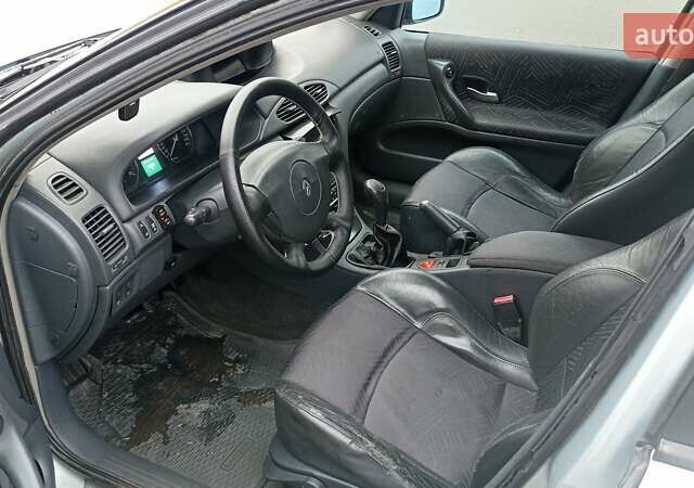 Серый Рено Лагуна, объемом двигателя 2 л и пробегом 374 тыс. км за 2900 $, фото 4 на Automoto.ua