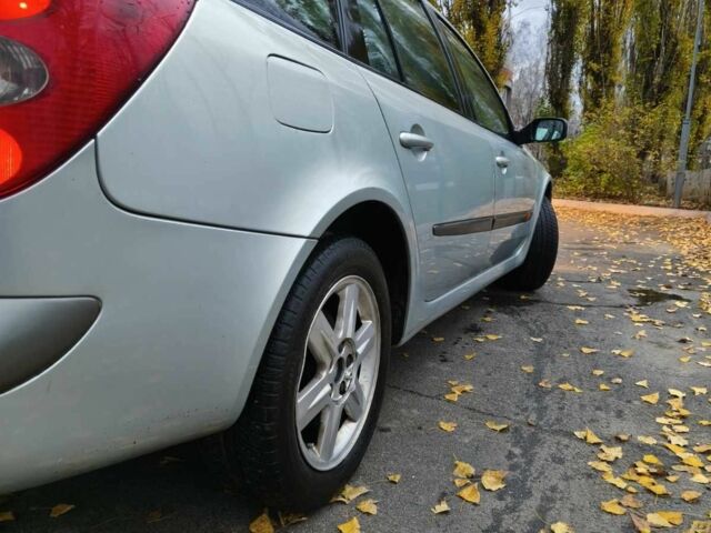 Серый Рено Лагуна, объемом двигателя 0 л и пробегом 221 тыс. км за 1700 $, фото 1 на Automoto.ua