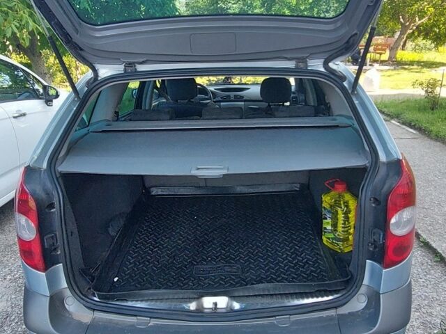 Серый Рено Лагуна, объемом двигателя 2 л и пробегом 370 тыс. км за 3800 $, фото 4 на Automoto.ua