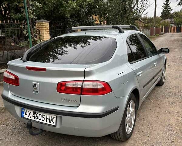 Серый Рено Лагуна, объемом двигателя 2 л и пробегом 206 тыс. км за 5200 $, фото 3 на Automoto.ua